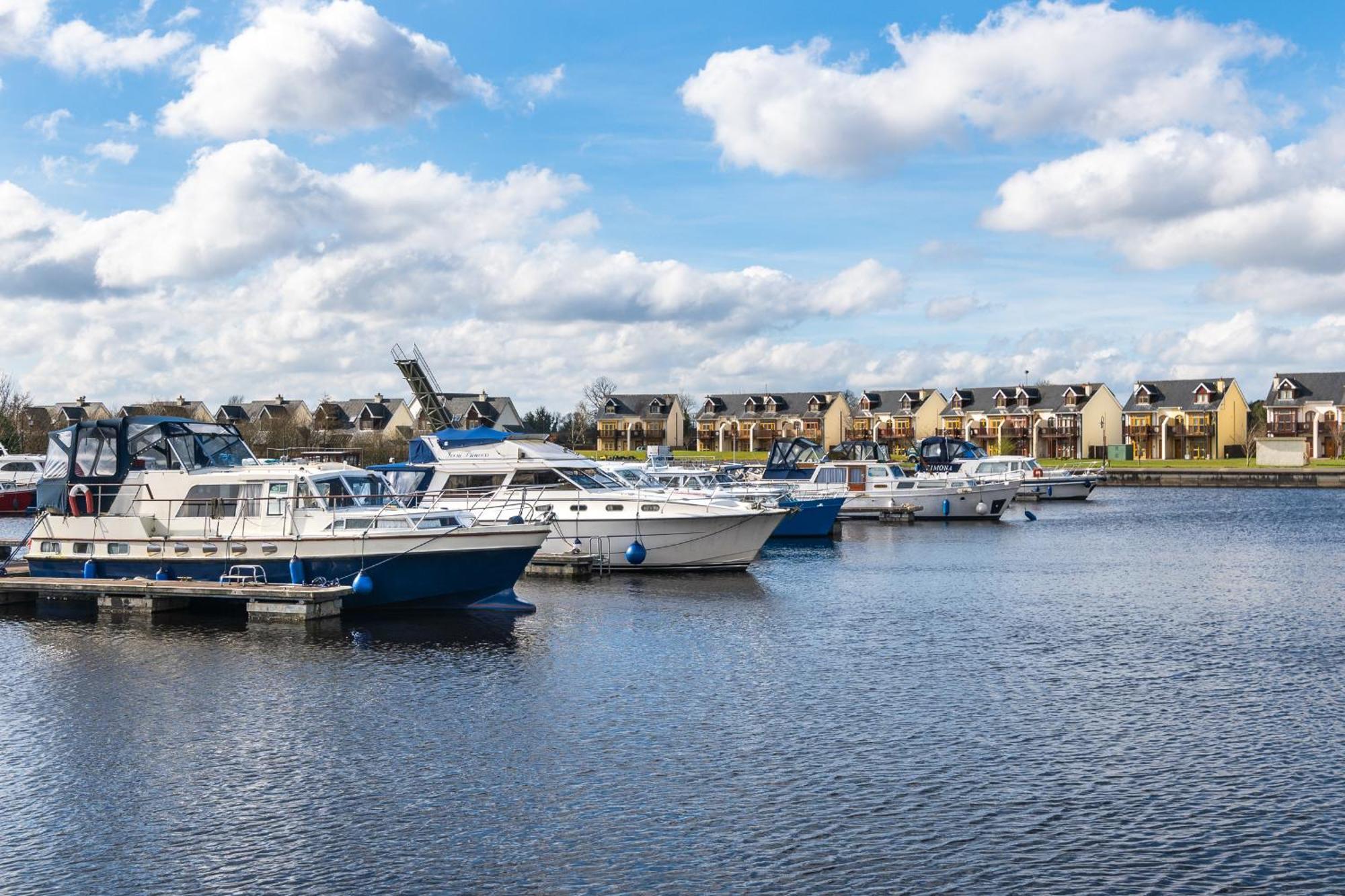Shannonside - Stylish 5 Bed Marina Home & 40Ft Mooring Termonbarry Екстериор снимка