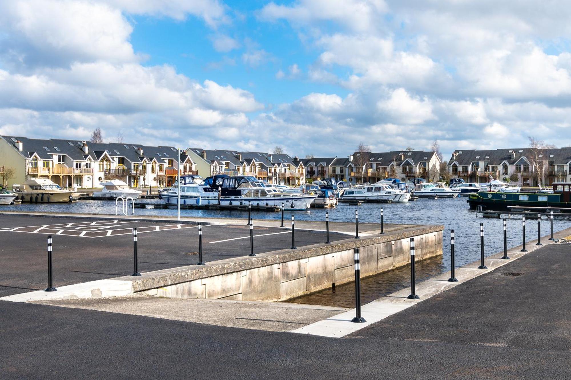 Shannonside - Stylish 5 Bed Marina Home & 40Ft Mooring Termonbarry Екстериор снимка