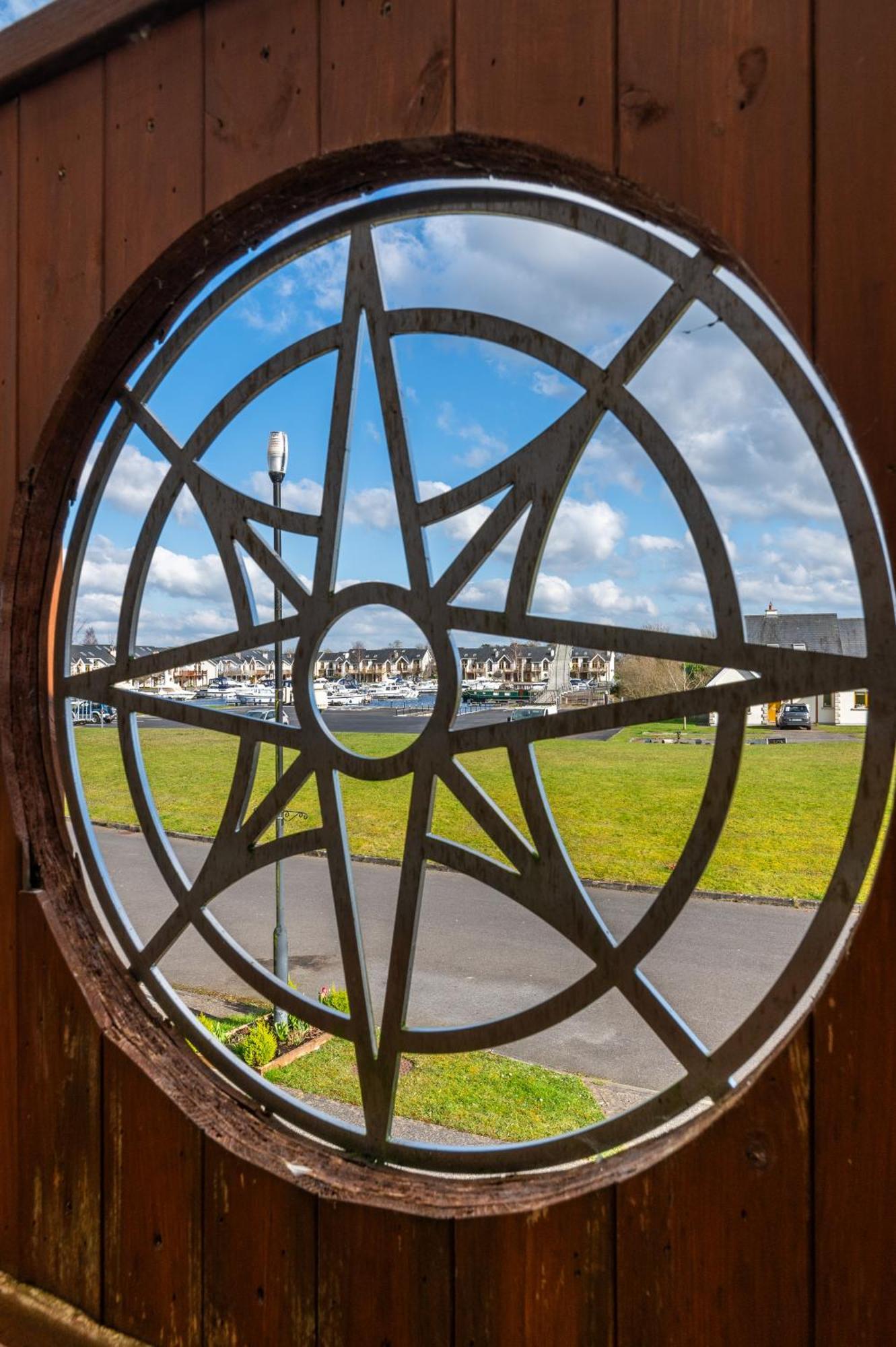 Shannonside - Stylish 5 Bed Marina Home & 40Ft Mooring Termonbarry Екстериор снимка